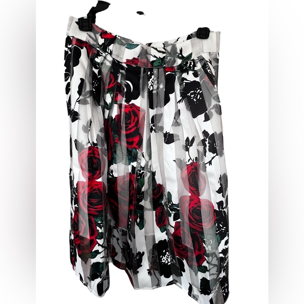 Paprika Red and Black Floral A-Line pleated Skirt - Picture 6 of 8